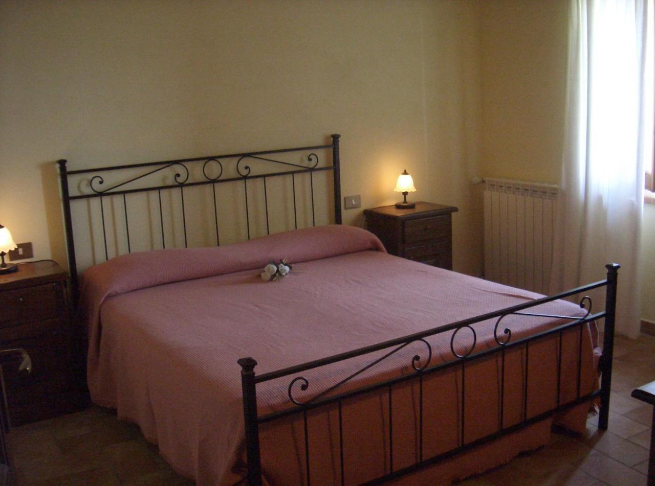 Agriturismo Oliveto Di Geltrude Contessa 阿米里亚 外观 照片