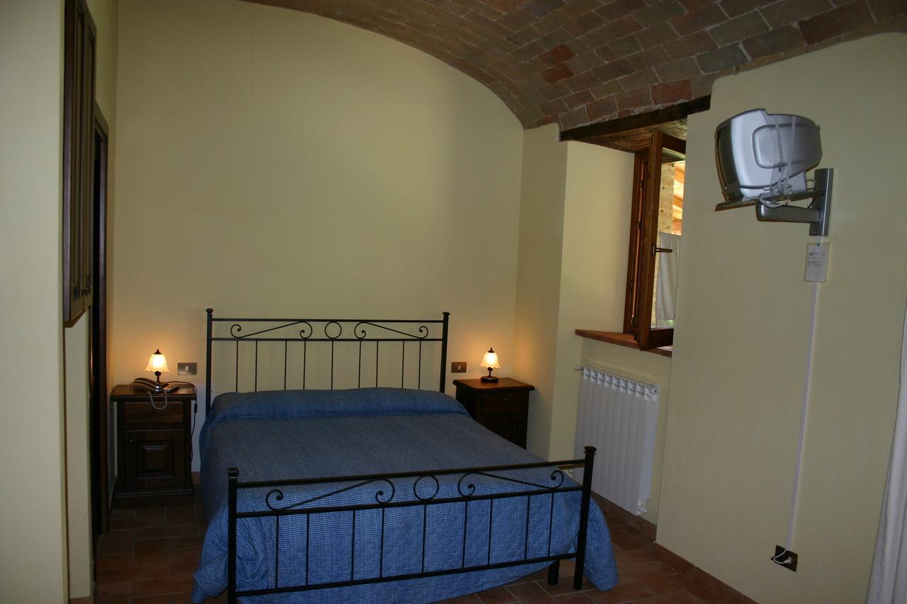 Agriturismo Oliveto Di Geltrude Contessa 阿米里亚 外观 照片